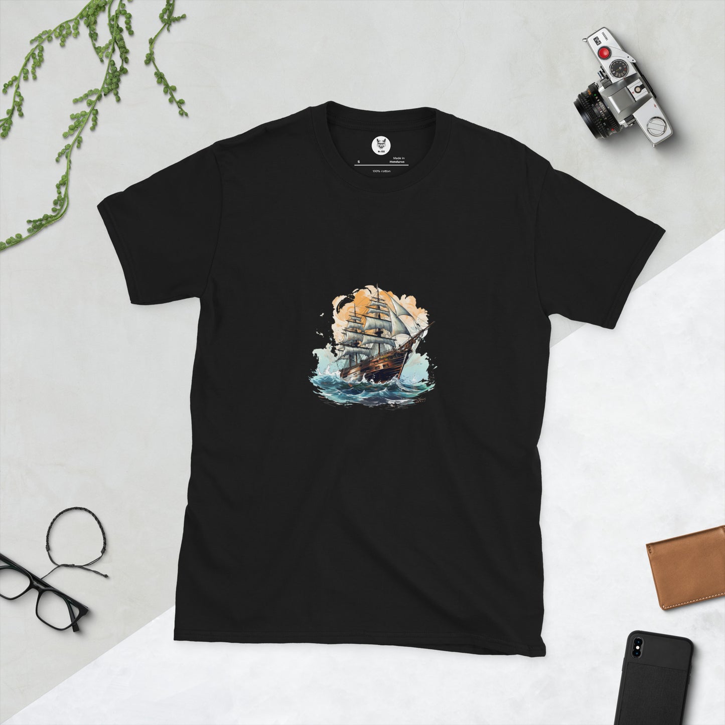 T-shirt unisex z krótkim rękawem „GHOST SHIP” ID: 163 (PREMIUM)